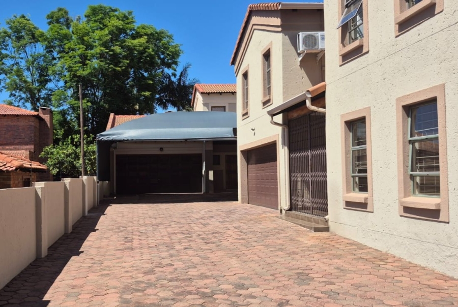 To Let 3 Bedroom Property for Rent in Safari Gardens North West